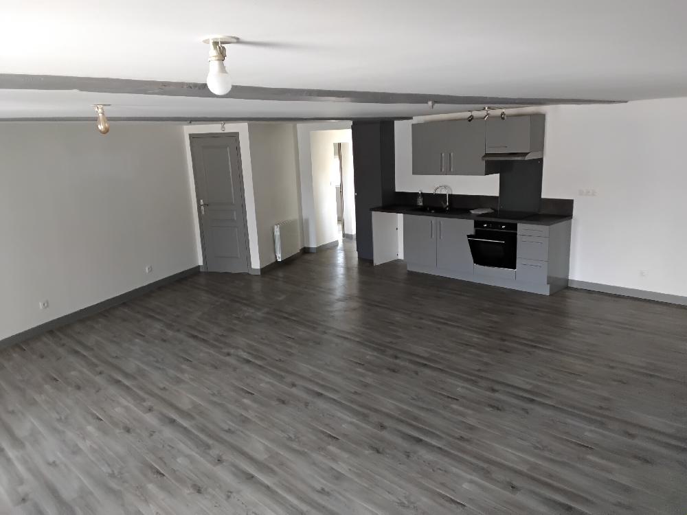 A louer Beau F3 Duplex de 74.65M² hyper centre ville Crécy 