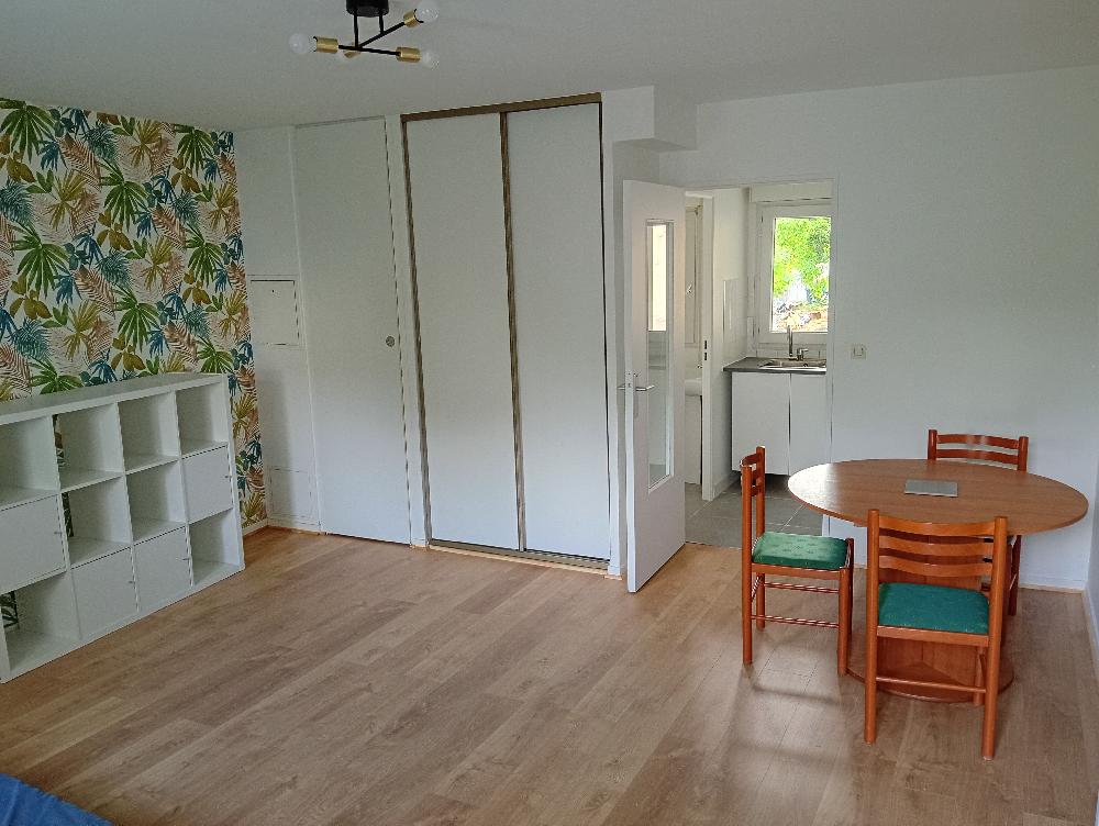 A vendre Beau F1 de 28.40M² tout équipé avec terrasse  Montevrain Bourg
